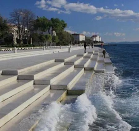 Gabriella House Policnik