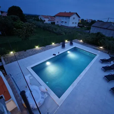 Holiday home Gabriella House Policnik