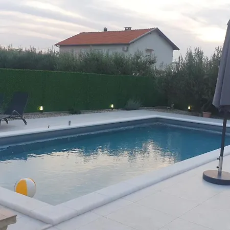 Gabriella House Policnik